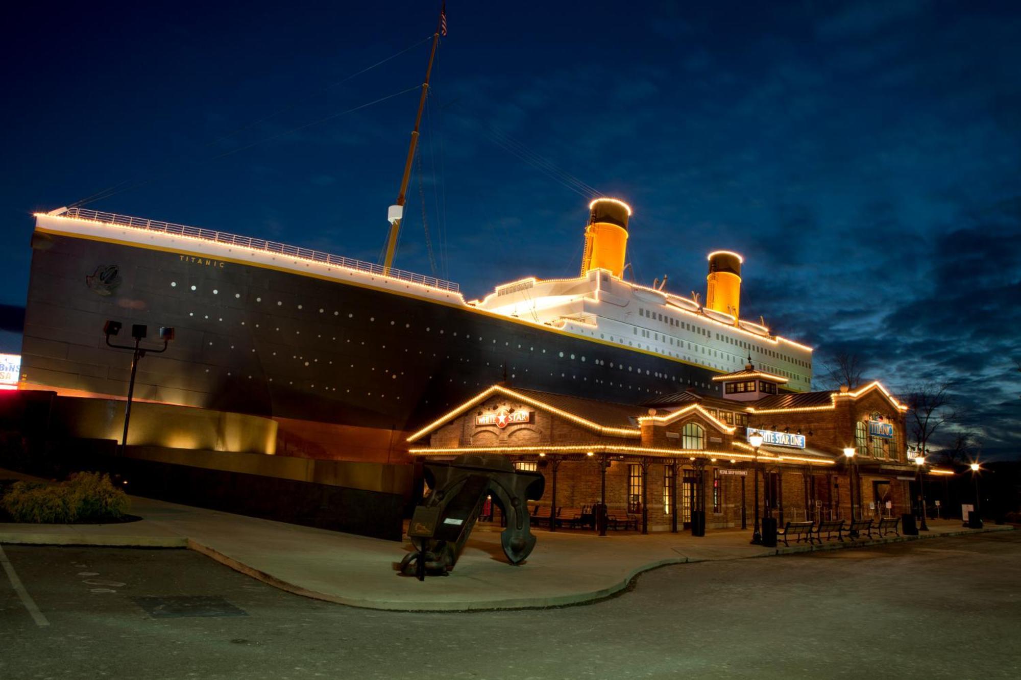 A Million Dollar View- Get 951 Worth Of Free Area Attraction Tickets For Each Paid Day! Villa Gatlinburg Room photo